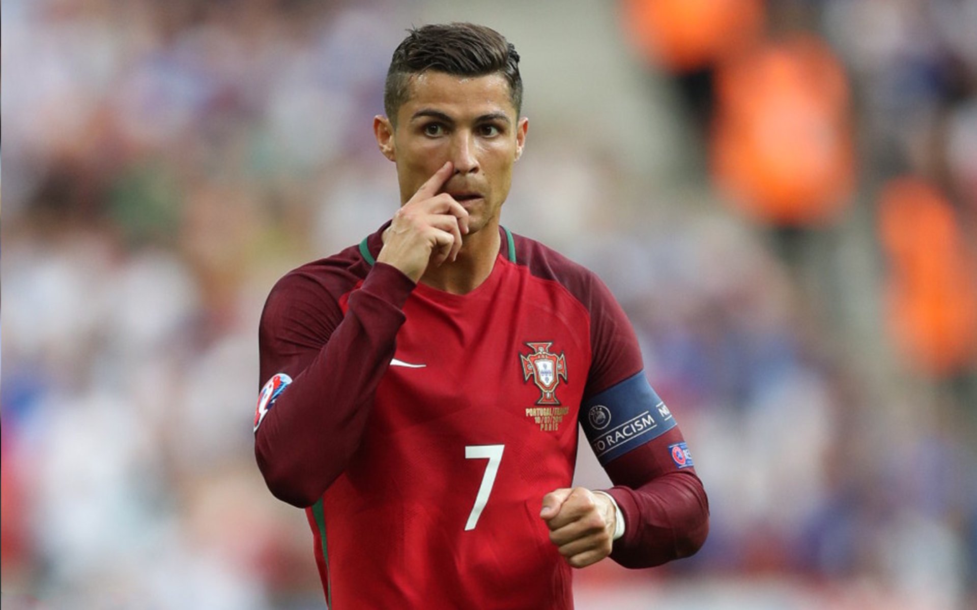 国际帆船赛激战正酣 顶尖选手逐浪争锋